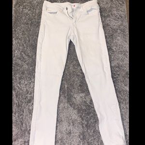 women’s white skinny jeans